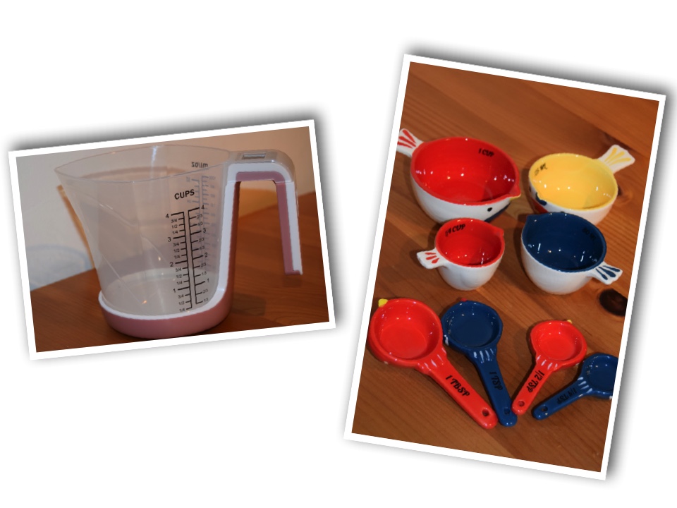 jug measuring spoons