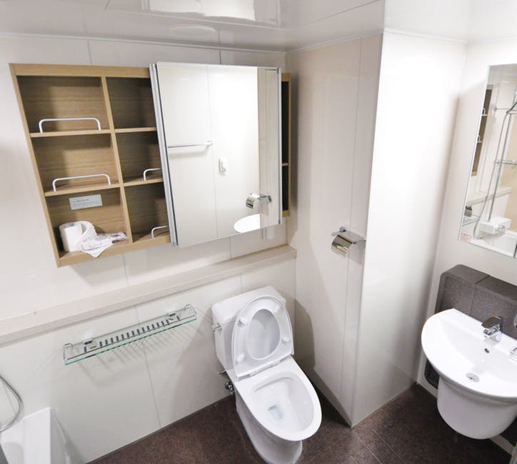renovating your bathroom. Bathroom makeover tips