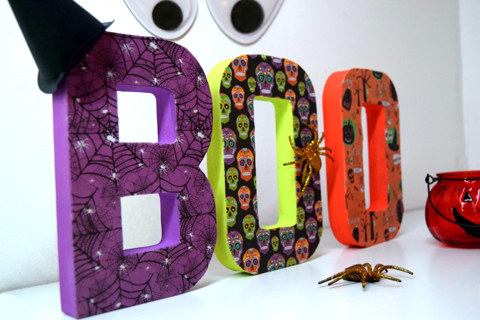 Easy Halloween crafts Paper mache letters Boo