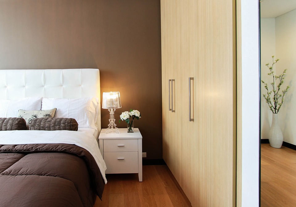 Turning A Bedroom Into A Cosy Haven With Sleepy People