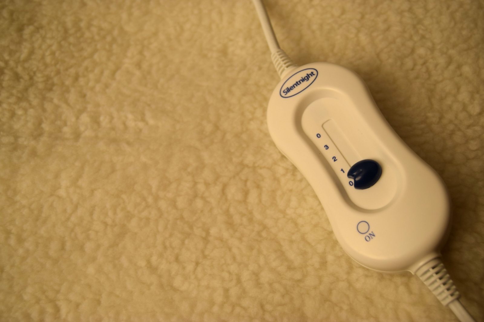 Cosy bedroom ideas. Silentnight comfort control fleecy electric blanket.