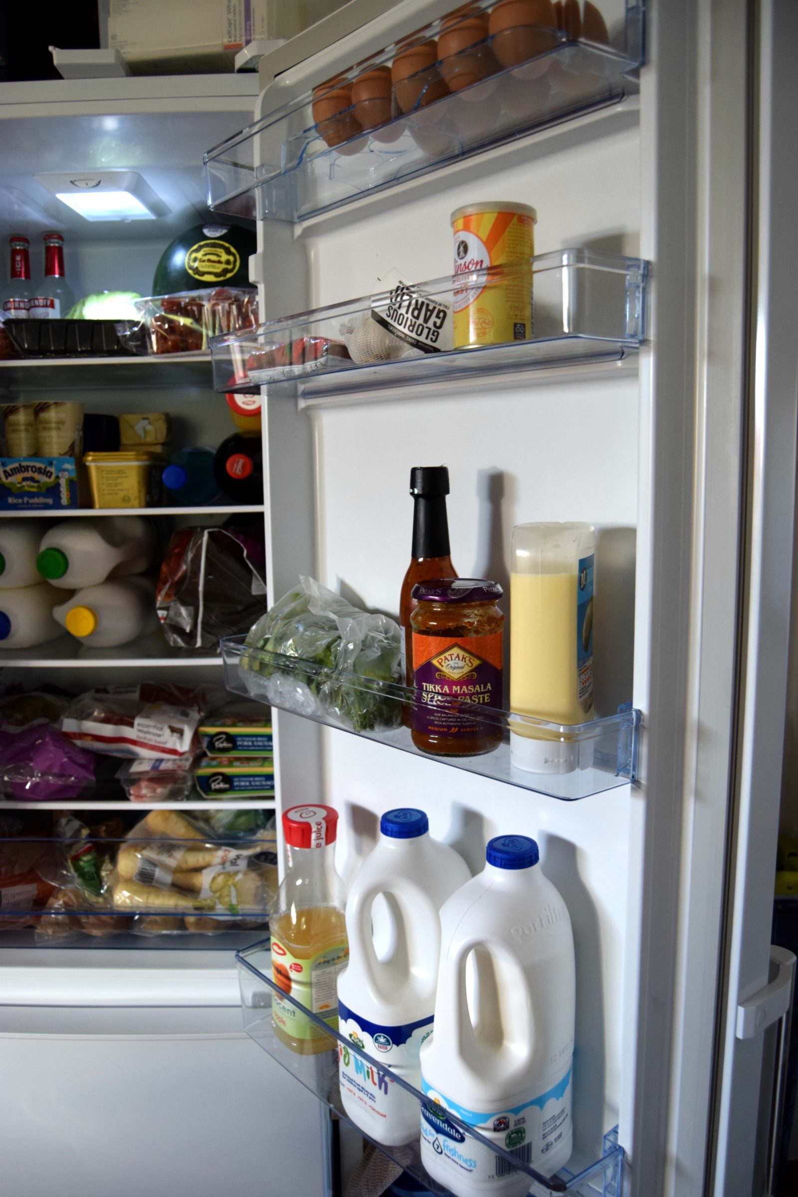 Fridgemaster MC5526470/30 Fridge Freezer door shelves