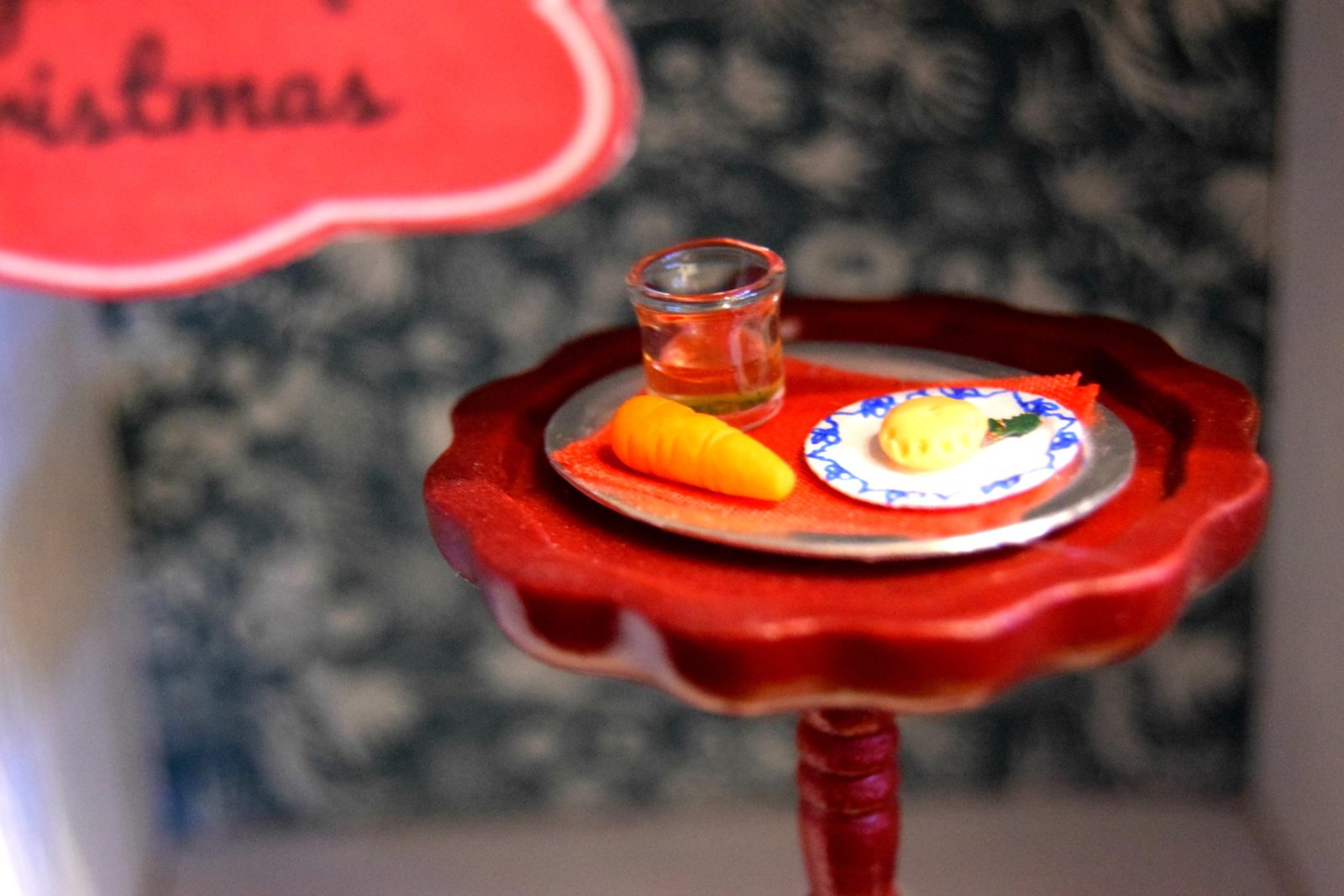 house 7 table