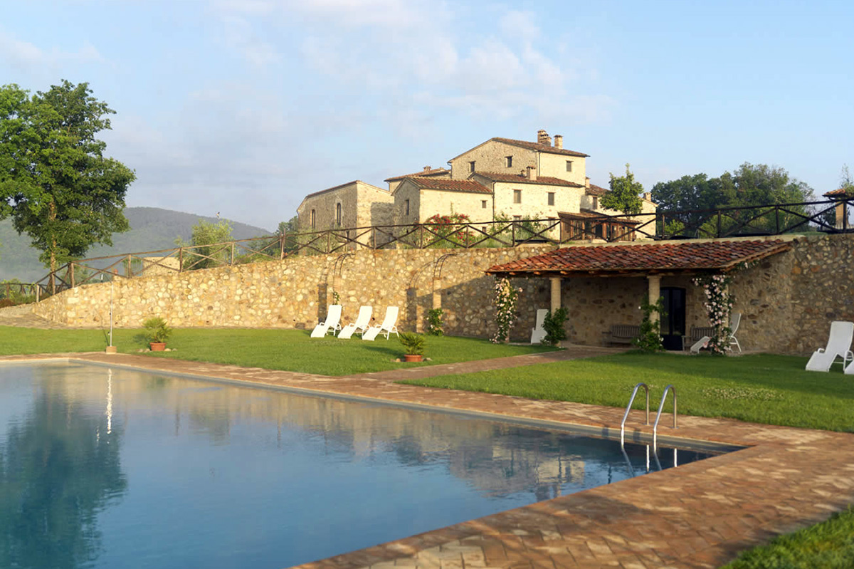 A Family Holiday In Italy. A luxury Villa with a pool in Sienna