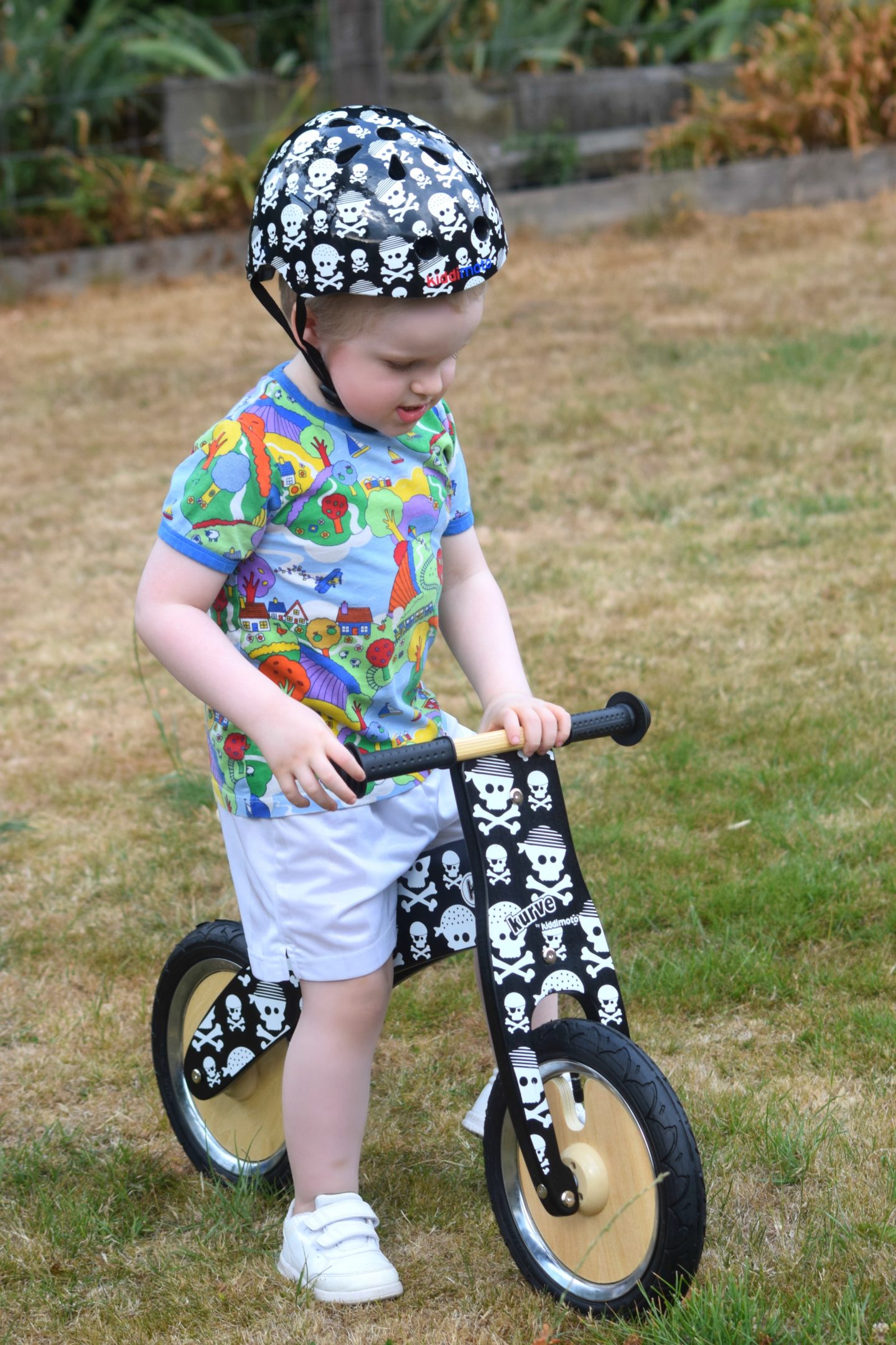 Joben and his curve bike 1