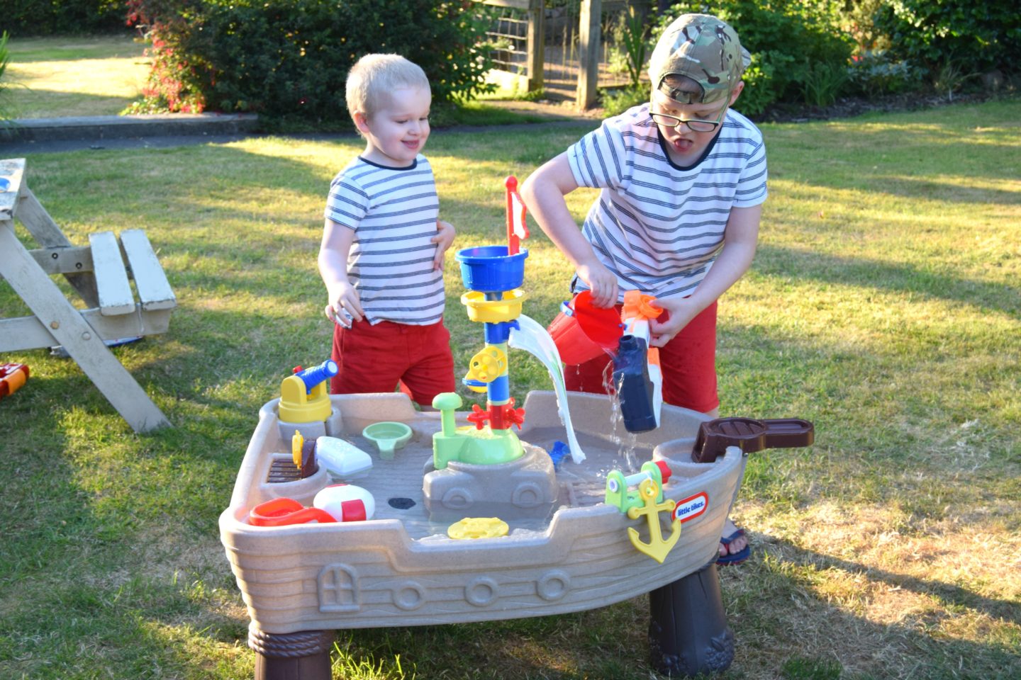 Pirate water table 5