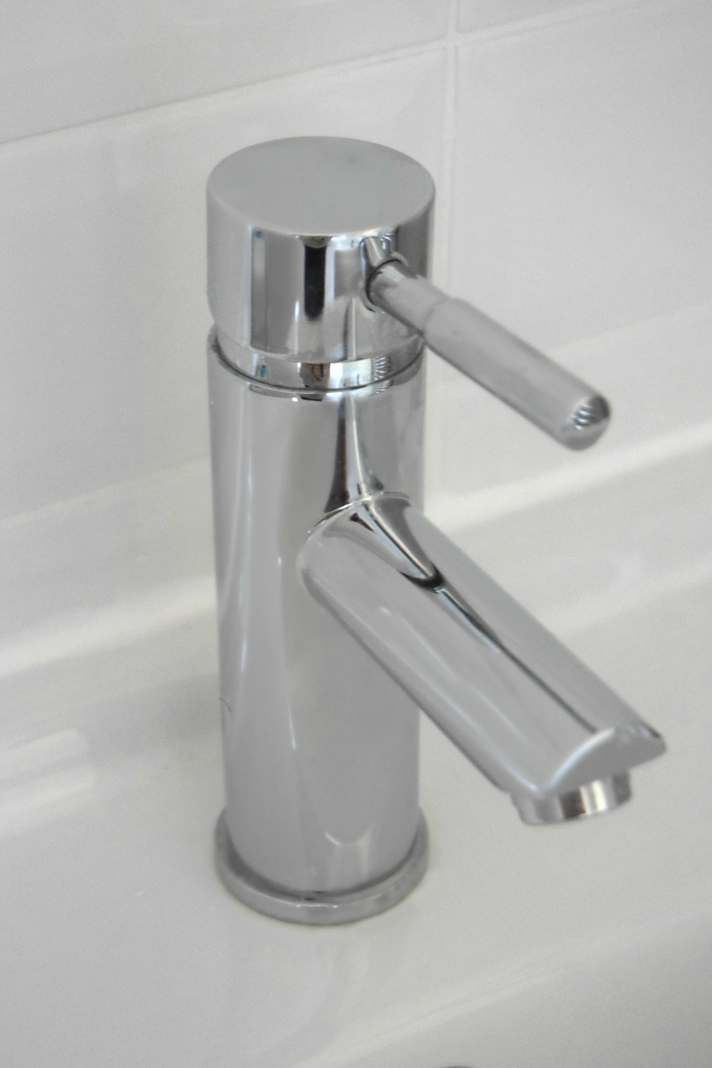 Chrome lever sink tap