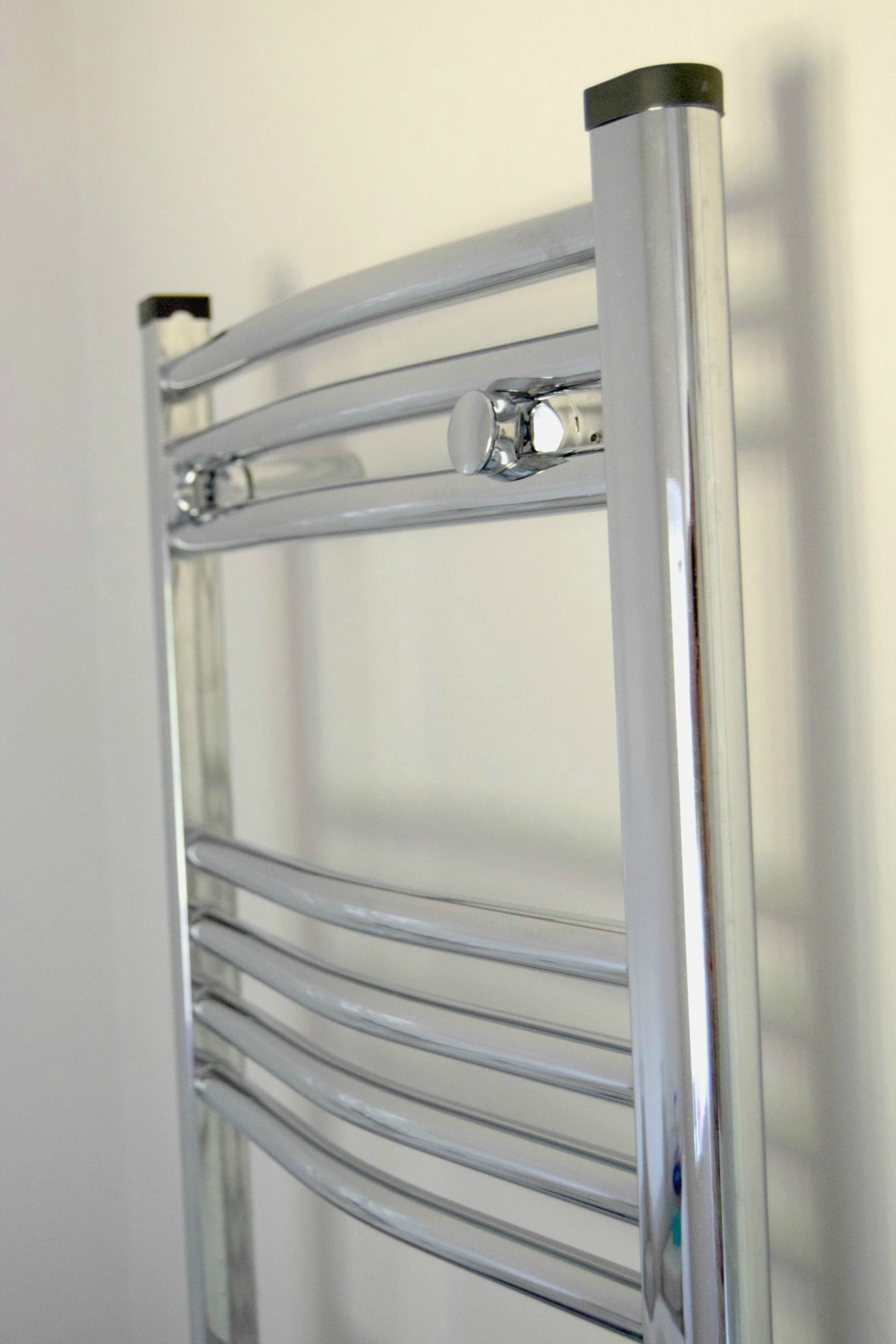 Chrome towel rail.