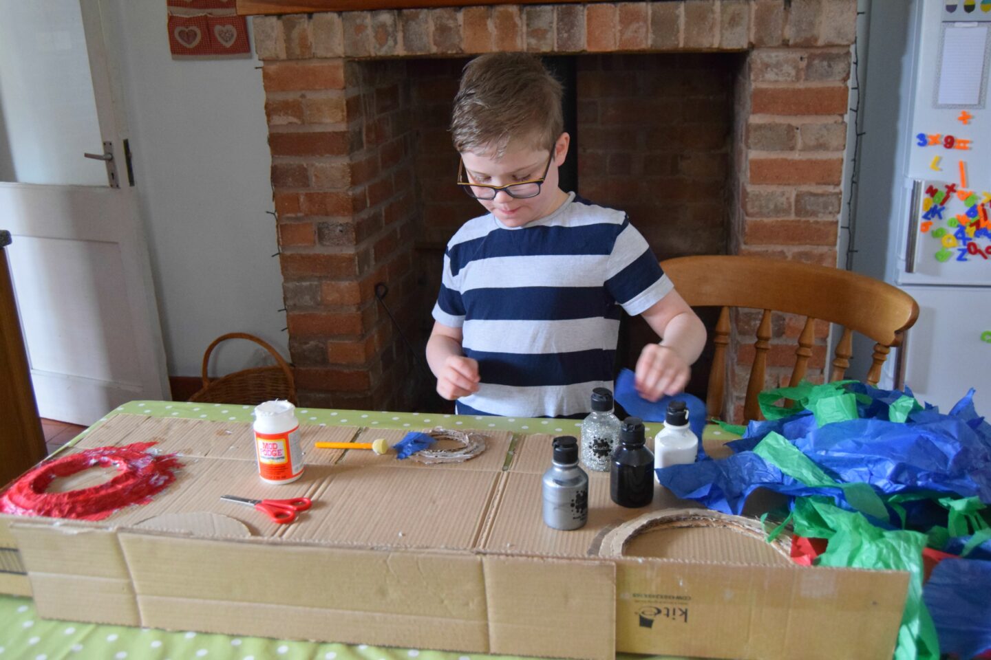 Making a space craft. Home schooling activities.