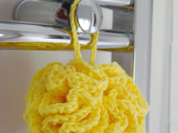 A crochet shower pouf, shower puff, scrubbie pattern.