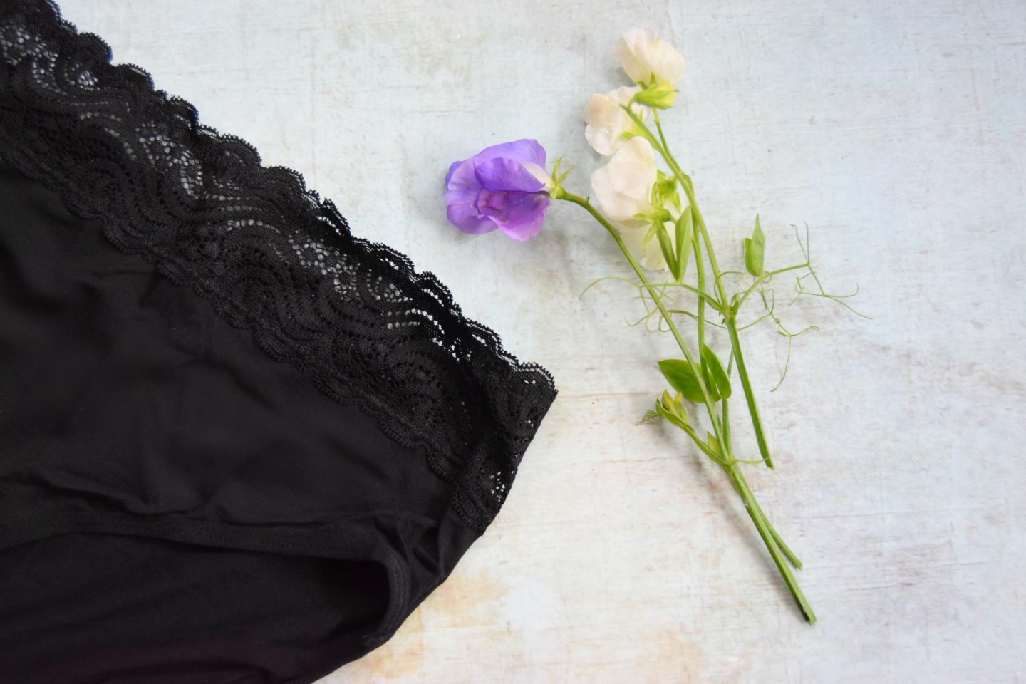 Modibody period pants