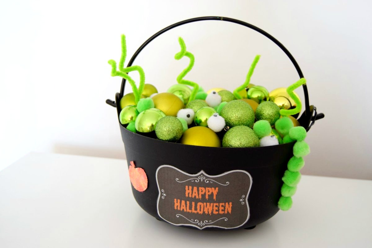 Easy Halloween crafts. A light up cauldron with green rising steam!