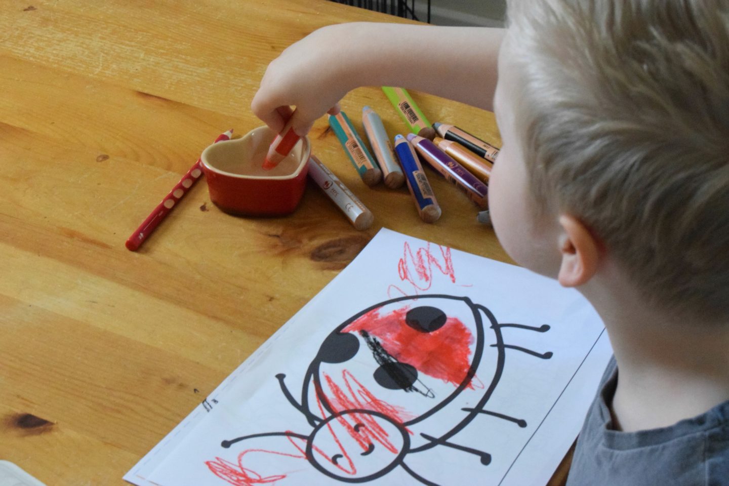 Painting with our Stabilo woody 3 in 1 pencils