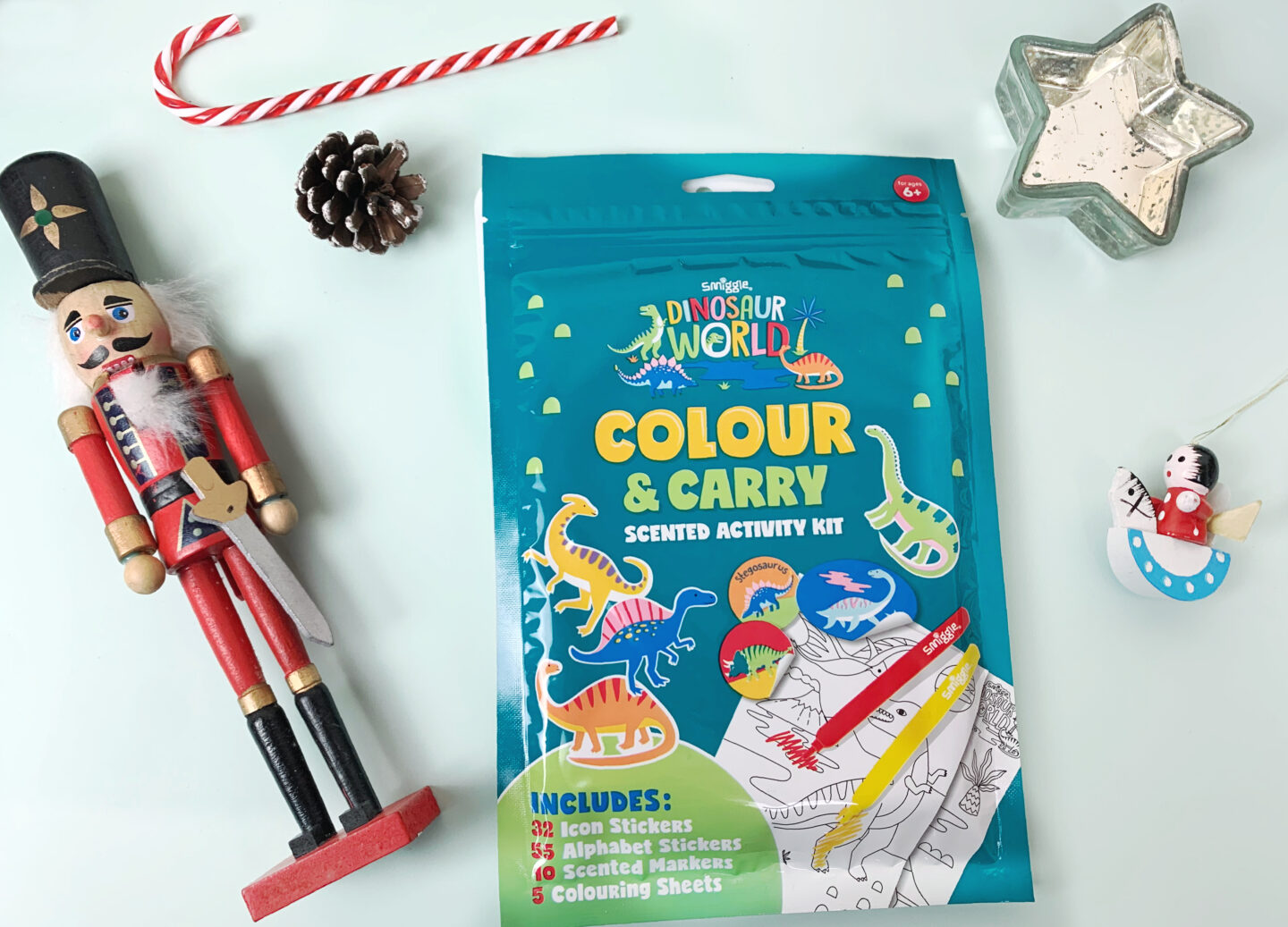 Colour and carry scented activity kit