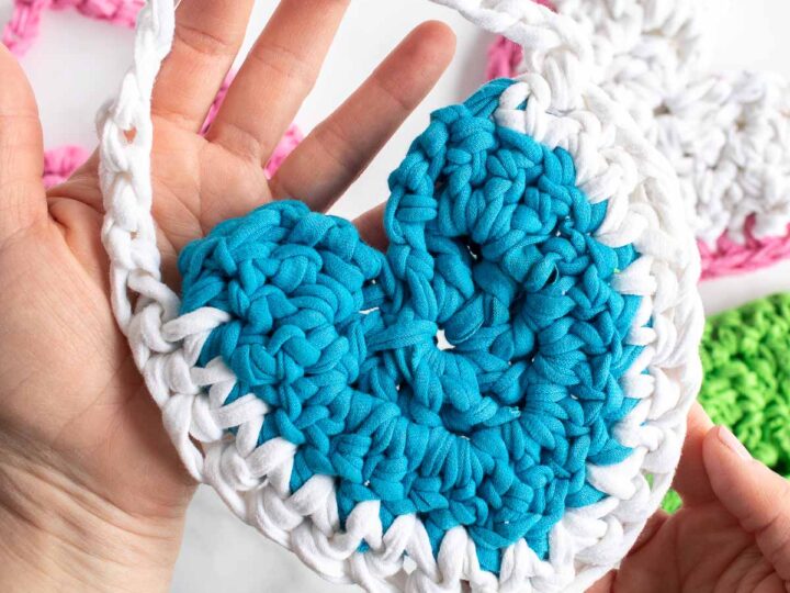 Image for Sweet and Simple DIY Crochet Heart Pouches