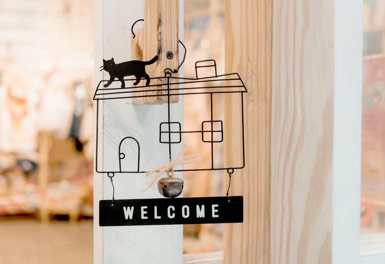 8 Creative Welcome Signs for Your Home: Make Every Guest Feel Special