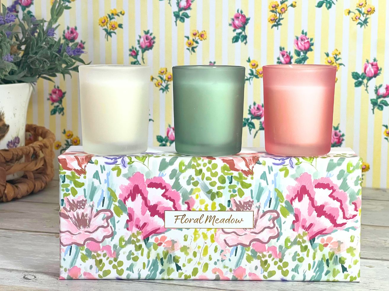 Floral meadow candles Simply Be 1