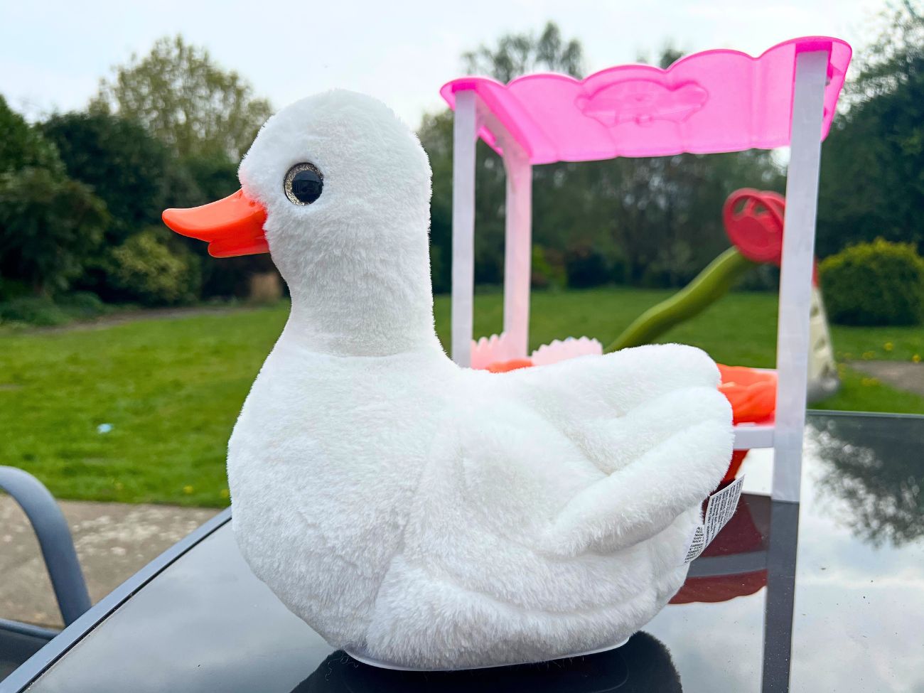 Zuru Pets Alive Mamá Pato Sorpresa – Juguete Interactivo Que Camina Con 3 Patitos, Incluye Accesorios Para Juego Imaginativo, Ideal Para Niños De 3 Años En Adelante (Pilas No Incluidas)