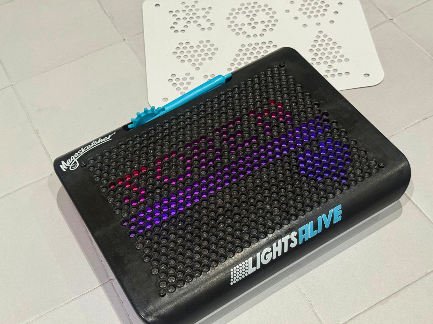 Megasketch Lights Alive.