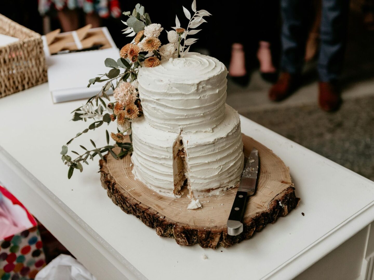 Rustic wedding cake