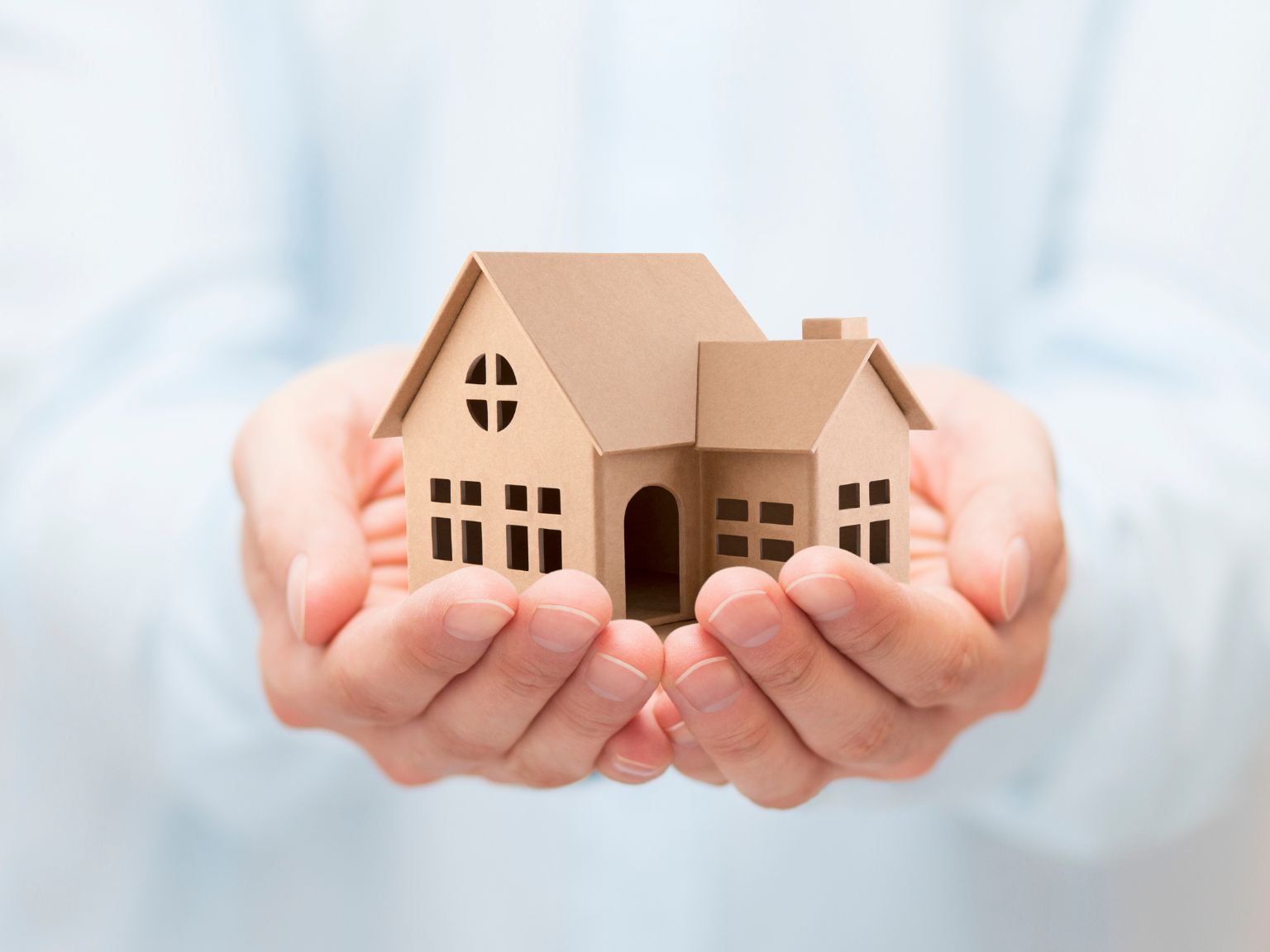 How Do Buildings Stay Safe, Warm, and Easy to Fix?