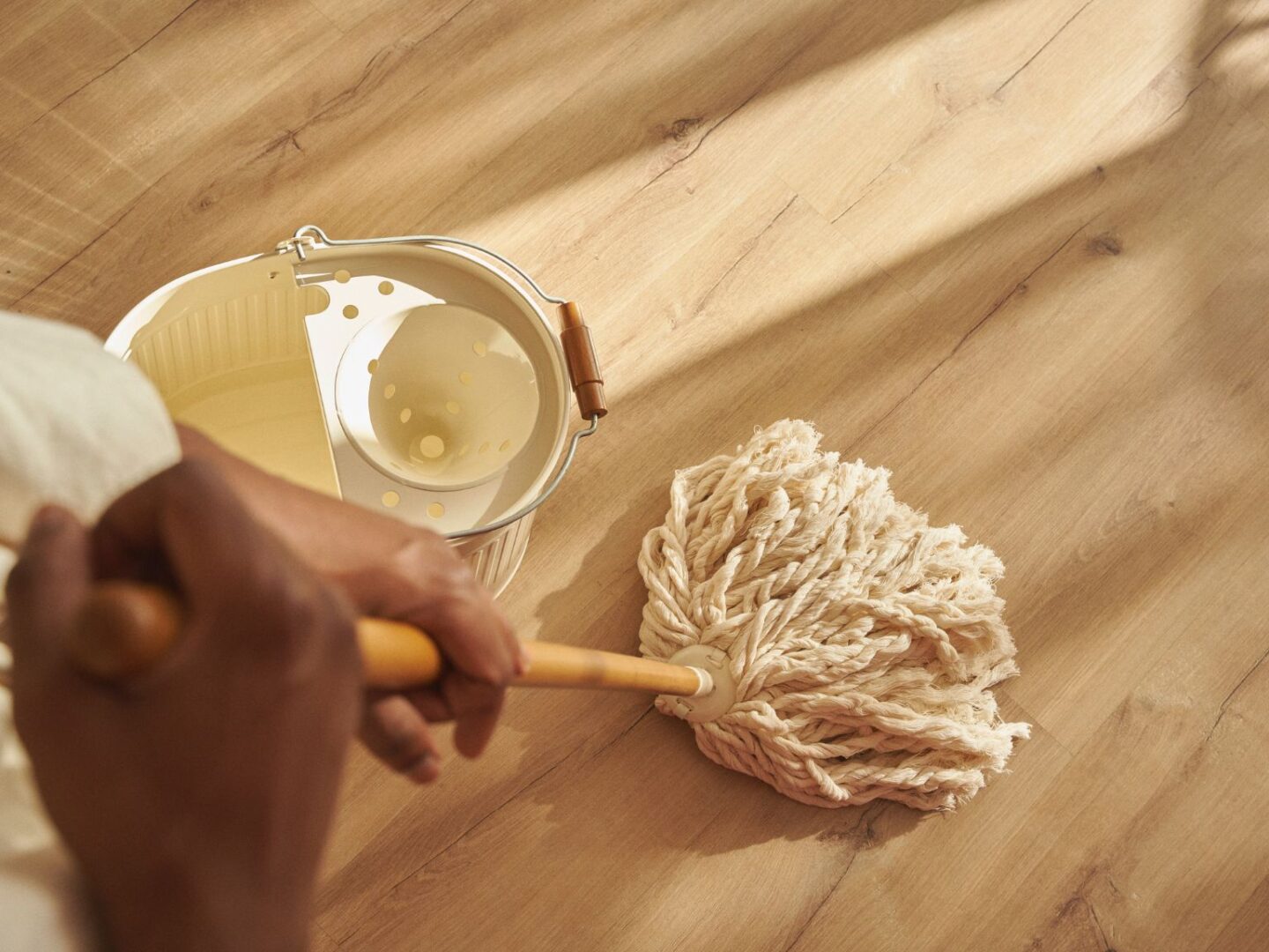 Cleaning vinyl flooring