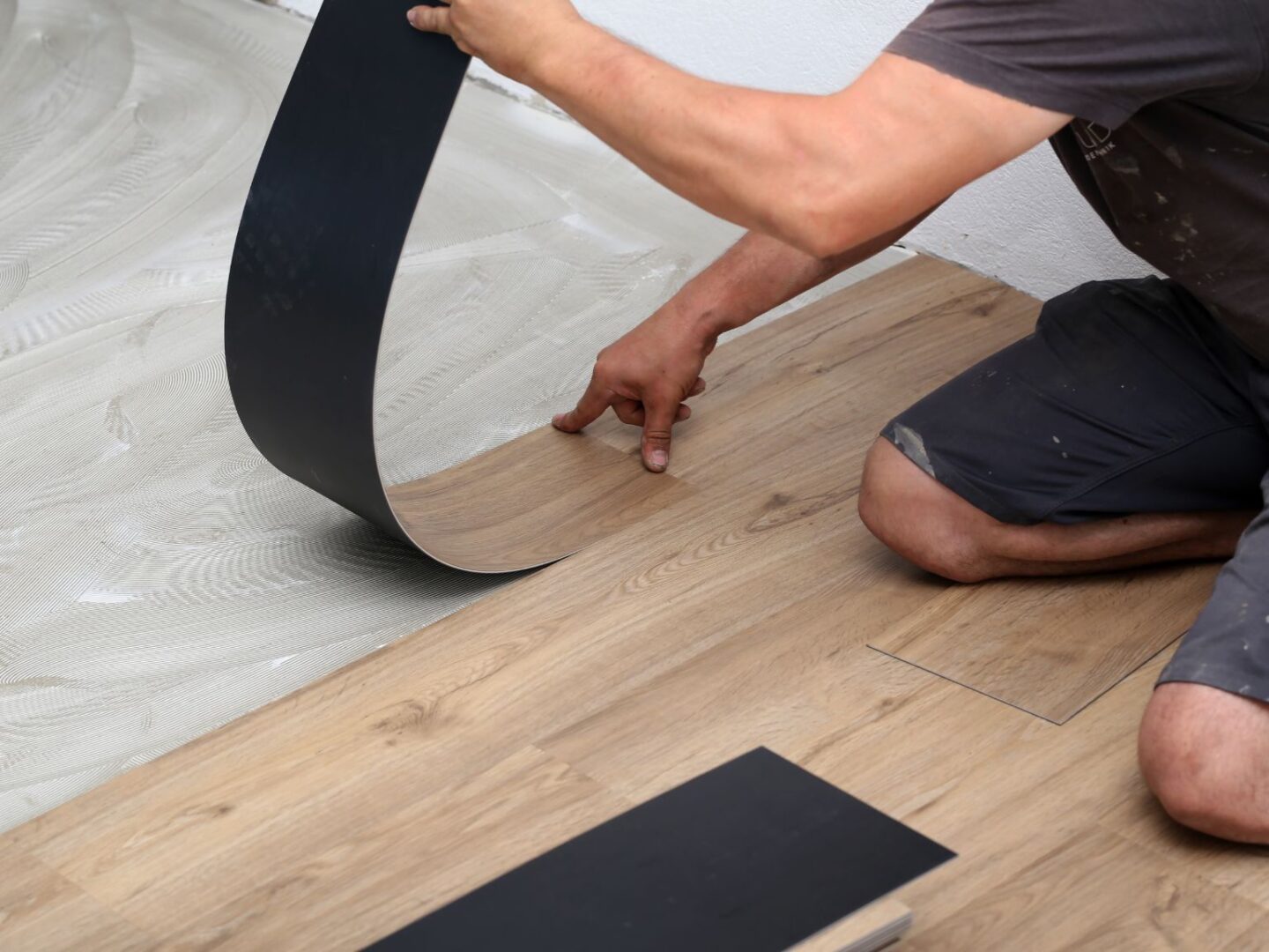 Vinyl tiles installation